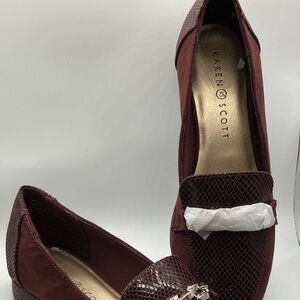 Karen Scott Women's Maroon Chain Loafers